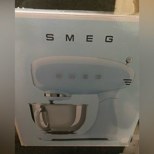 SMEG retro style Stand Mixer cream